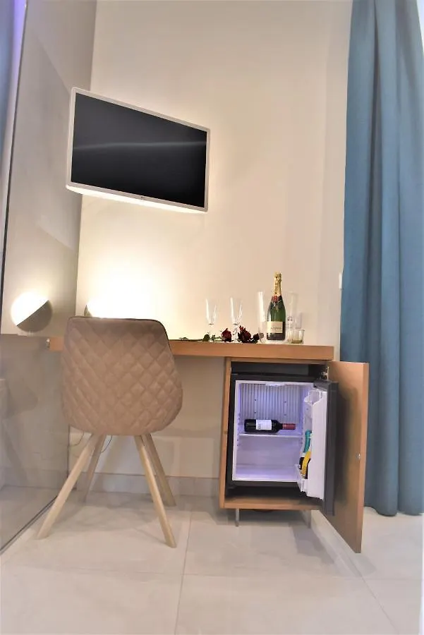 Catania Living Rooms 0*,